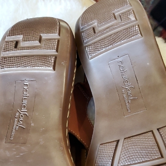 Natural Soul Tan Sandals with Slingback Design and Woven Straps - Picture 6 of 10